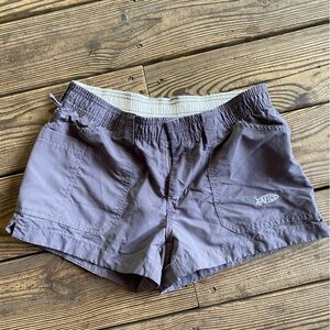 Women’s AFTCO fishing shorts.